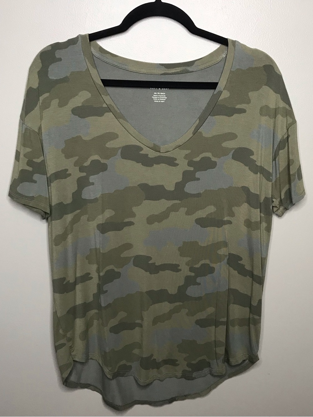 American Eagle Soft & Sexy Camo V-Neck Tee Green & Gray Oversized Sz XS